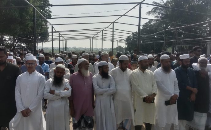 আড়াইহাজারে সিঙ্গাপুর প্রবাসী রিপন মিয়ার দাফন সম্পন্ন