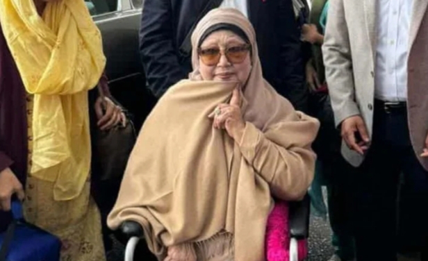 দেশে ফিরলেন খালেদা জিয়া