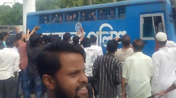 ফতুল্লায় স্বেচ্ছাসেবক দল নেতা মামুন হত্যা মামলায় ৭ আসামির জামিন না মঞ্জুর করে জেল হাজতে প্রেরণ