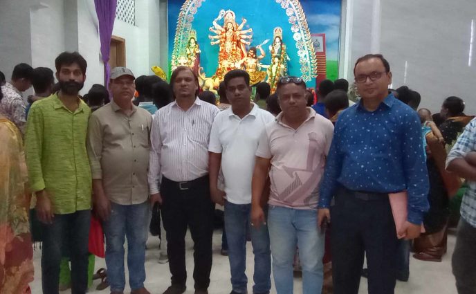 নারায়ণগঞ্জ রামকৃষ্ণ মিশনে প্রতিমা পরিদর্শনে জাতীয় সাংবাদিক সংস্থার মহাসচিব দিপু