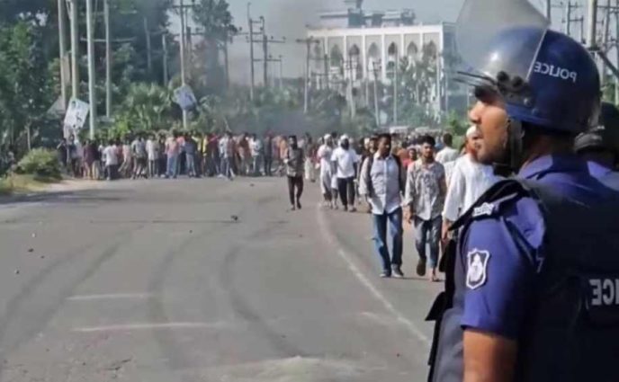আড়াইহাজারে পুলিশ-বিএনপি সংঘর্ষ, গুলিবিদ্ধসহ আহত ২০
