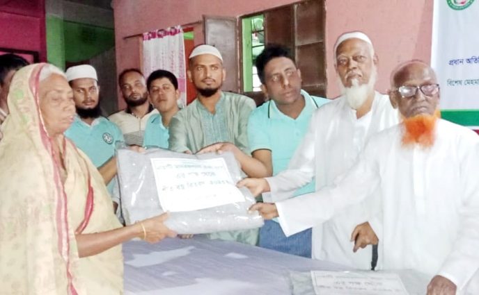 রূপগঞ্জে শীতার্তদের মাঝে শীত বস্ত্র বিতরণ