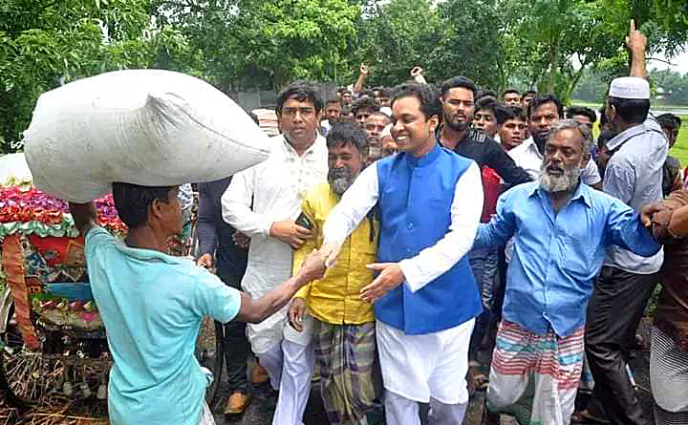 আড়াইহাজারে নৌকার মাঝি হতে চায় আলহাজ্ব ইকবাল পারভেজ