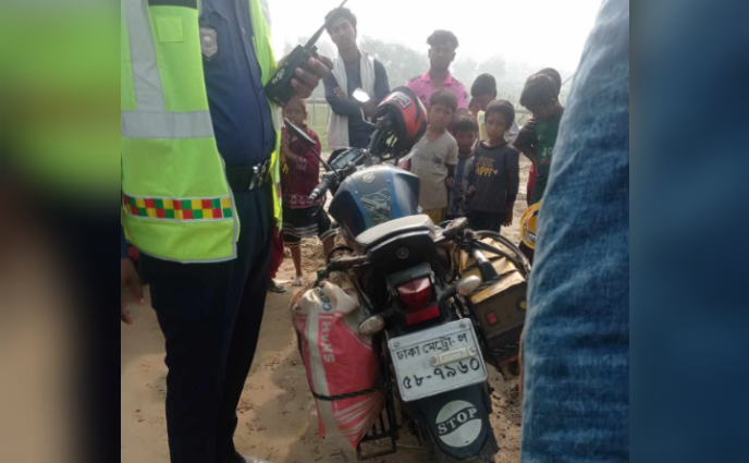 রূপগঞ্জে কাভার্ডভ্যানের ধাক্কায় মোটরসাইকেল চালকের মৃত্যু