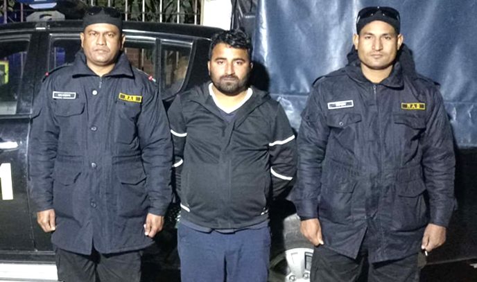 ফতুল্লায় হত্যা ও ডাকাতি মামলার পলাতক আসামি গ্রেপ্তার