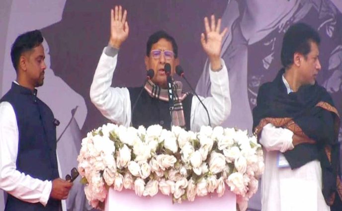 নৌকায় ভোট দিয়ে রূপগঞ্জকে বাঁচান : মন্ত্রী গাজী