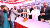 সোনারগাঁয়ে লাঙ্গল থেকে নৌকায় ডিগবাজি,পুষ্প মাল্য দিয়ে নৌকায় বরণ