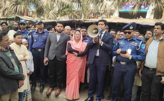 রূপগঞ্জে উচ্ছেদ অভিযানে এসে ৭ দিনের সময় দিলেন ইউএনও আহসান মাহমুদ রাসেল