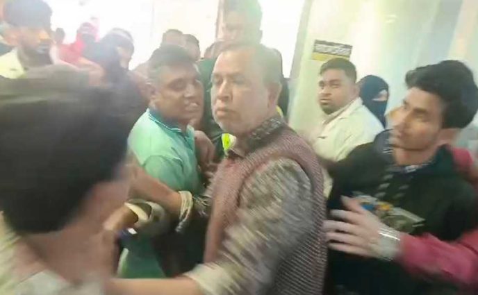 রূপগঞ্জে  ইউএস বাংলা হাসপাতালে ভুল চিকিৎসায় নবজাতকের মৃত্যু,সাংবাদিক লাঞ্চিতসহ আহত – ৯