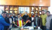 কাউন্সিলর হাজ্বী নূর উদ্দিন মিয়াকে ফুলের নৌকা দিয়ে শুভেচ্ছা