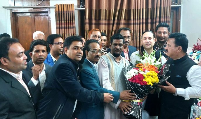 উন্নয়নমুখী সাংবাদিকতা আড়াইহাজারের উন্নয়নে সহায়ক ভূমিকা রাখবে : হুইপ বাবু