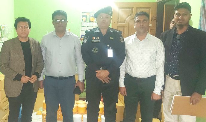 ফতুল্লায় ভেজাল কসমেটিকস উৎপাদনকারী  কারখানায় অভিযান, জরিমানা
