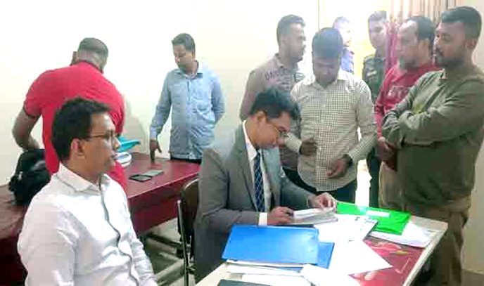 বন্দরে ভ্রাম্যমান আদালতের অভিযানে ক্লিনিক ও  ডায়াগনস্টিক সেন্টারকে জরিমানা,সিলগালা