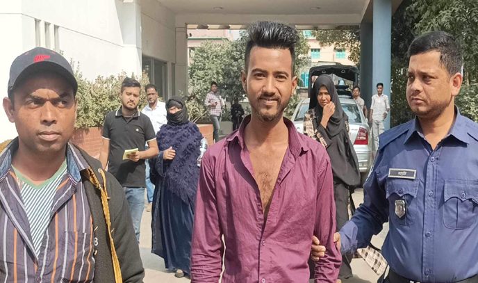 বন্দরে বিভিন্ন ওয়ারেন্ট গ্রেপ্তার ২