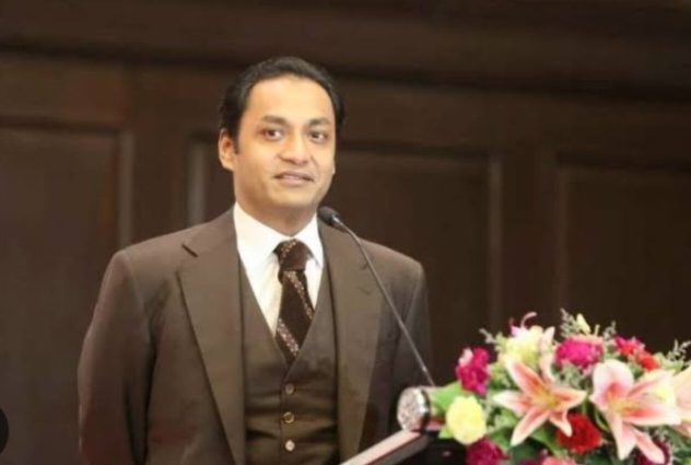 বাংলাদেশ জুয়েলার্স অ্যাসোসিয়েশন (বাজুস) ফেয়ার-২০২৪ দ্বিতীয় দিনে বক্তব্য রাখেন সায়েম সোবহান আনভীর।