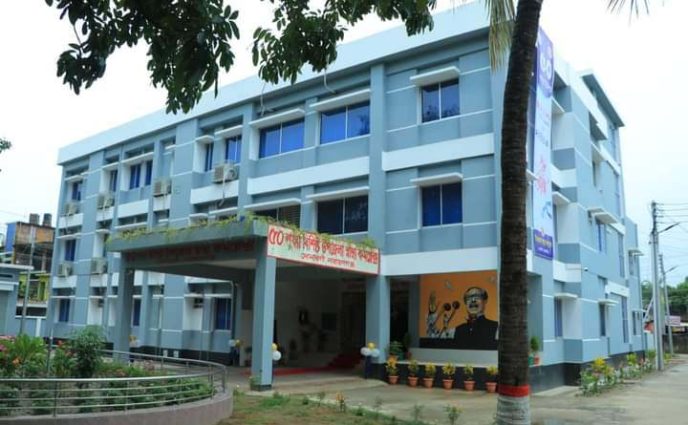 অনিয়ম আর অব্যবস্থাপনায় চলছে সোনারগাঁ উপজেলা স্বাস্থ্য কমপ্লেক্সে