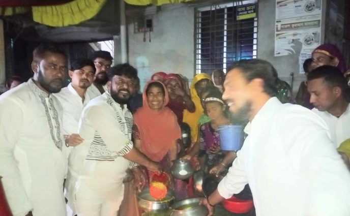 সিদ্ধিরগঞ্জে হযরত লালশাহ্ ফকির চিশতিয়া তরিকা সাহেবের ৫৮ তম ওরশ উপলক্ষে দোয়া ও তোবারক বিতরণ