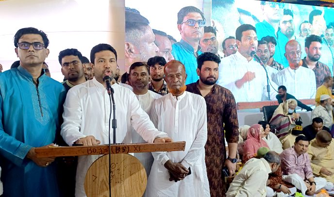 আন্দোলন সংগ্রামের মধ্য দিয়ে স্বৈরাচারী সরকারের পতন ঘটাতে হবে : আজাদ