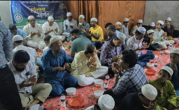 এতিমখানার শিক্ষার্থীদের সম্মানে সোনারগাঁ মিডিয়া প্রেস ক্লাবের ইফতার ও দোয়া মাহফিল
