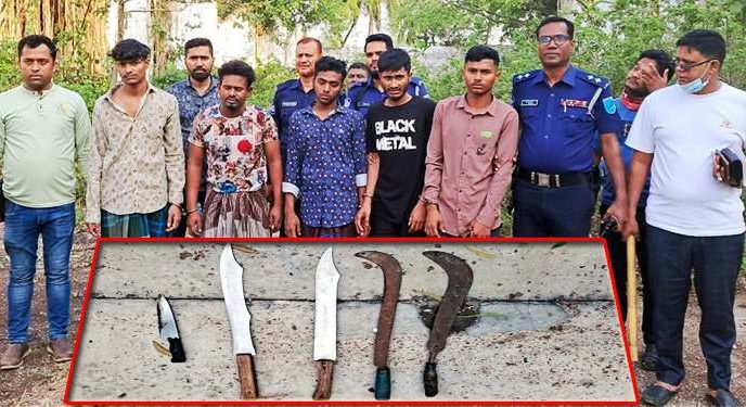 সিদ্ধিরগঞ্জে পুলিশের অভিযানে দেশীয় অস্ত্রসহ ডাকাত চক্রের ৫সদস্য গ্রেপ্তার, আদালতে প্রেরণ