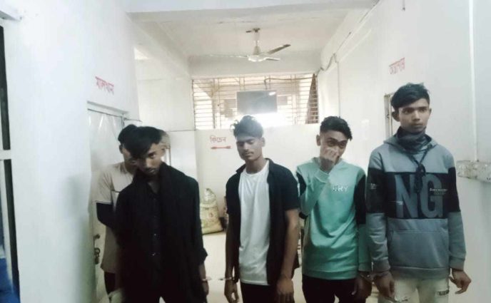 কিশোরীকে অপহরণ করে পালানোর সময় সোনারগাঁয়ে আটক ৫