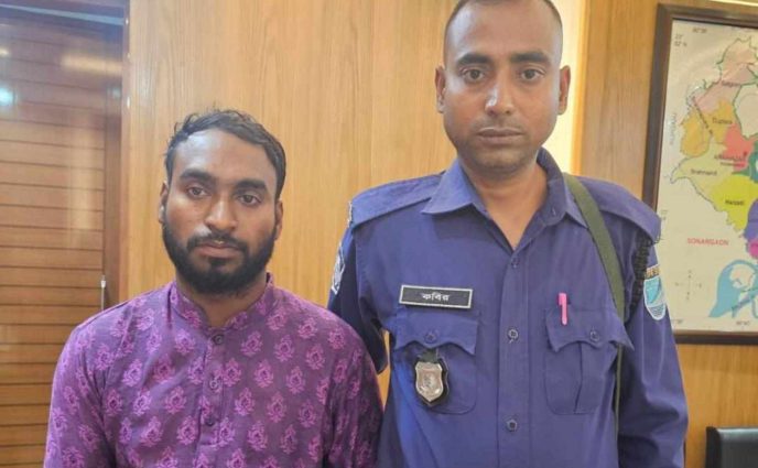 আড়াইহাজারে ঘুরতে নিয়ে যাওয়ার কথা বলে মাদ্রাসার শিক্ষার্থীকে ধর্ষণ,ধর্ষক গ্রেফতার