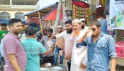 সোনারগাঁয়ে তীব্র গরমে পথচারীদের জন্য লেবুর শরবত  বিতরণ বিজয় ধ্বনি যুব সংঘের