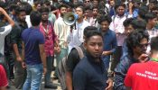 রূপগঞ্জে ৬ দফা দাবীতে সড়ক অবরোধ করে শিক্ষার্থীদের বিক্ষোভ