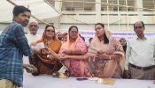রূপগঞ্জের তিন চাকার পরিবহনের  চালকদের মধ্যে নগদ অর্থ বিতরণ