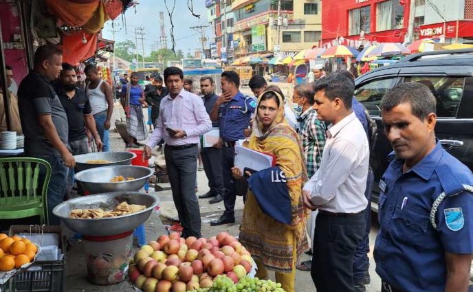 রূপগঞ্জে ভেজালবিরোধী অভিযানে চার প্রতিষ্ঠানকে জরিমানা 