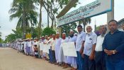 রূপগঞ্জে মাদ্রাসার জমি রক্ষার   দাবিতে শিক্ষার্থীদের মানববন্ধন 