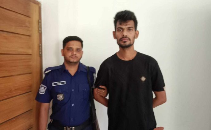 বন্দরে স্ত্রী আত্নহত্যা প্ররোচনা মামলা দায়েরের  ৫ মাস পর ছাত্রলীগ নেতা আরিফ চৌধূরী গ্রেপ্তার