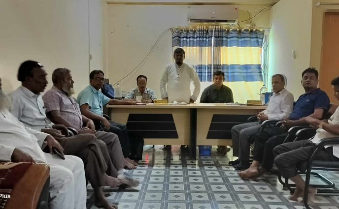 সাংবাদিকের ওপর হামলার প্রতিবাদে আড়াইহাজারে  প্রতিবাদ সভা অনুষ্ঠিত