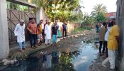 ফতুল্লার হাজীগঞ্জে জলাবদ্ধ ভাঙা রাস্তা পরিদর্শন করলেন চেয়ারম্যান ফাইজুল ইসলাম