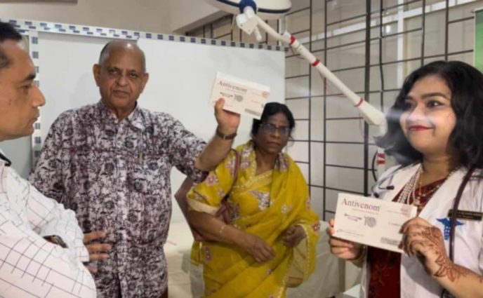 রূপগঞ্জ উপজেলা স্বাস্থ্য কমপ্লেক্স ও কমিউনিটি ক্লিনিক পরিদর্শন করলেন স্বাস্থ্যমন্ত্রী সামন্ত লাল সেন