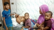 আড়াইহাজারে কুপিয়ে হত্যাচেষ্টার ঘটনায় গ্রেফতার হয়নি কেউ,নিরাপত্তাহীনতায় পরিবার