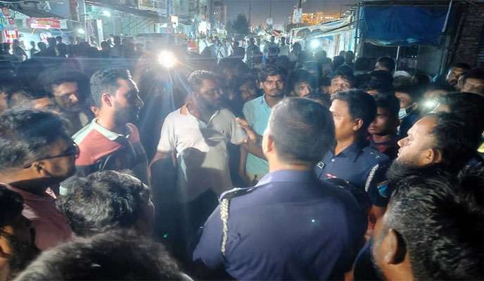 সিদ্ধিরগঞ্জে চাঁদাবাজদের সাথে ছাত্রদল নেতা কর্মীদের ধাওয়া পাল্টা ধাওয়া