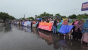 শেখ হাসিনার পরিবারসহ বিশেষ ক্ষমতায় পাওয়া পূর্বাচলের সকল প্লটের বরাদ্দ বাতিলের দাবিতে বিক্ষোভ,মানববন্ধন