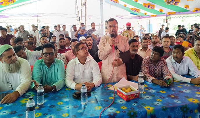 হিন্দু-মুসলিম একসাথে কাঁধে কাঁধ মিলিয়ে থাকতে চাই : টিপু 