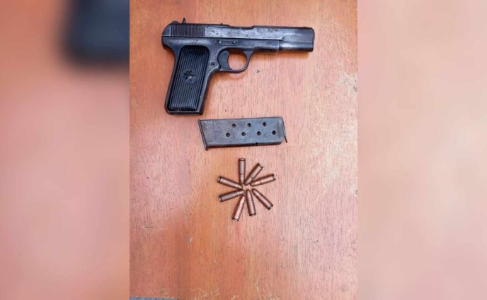 আড়াইহাজারে সেনাবাহিনীর অভিযানে পিস্তল,ম্যাগাজিন,গোলাবারুদসহ ডাকাতির সরঞ্জাম উদ্ধার