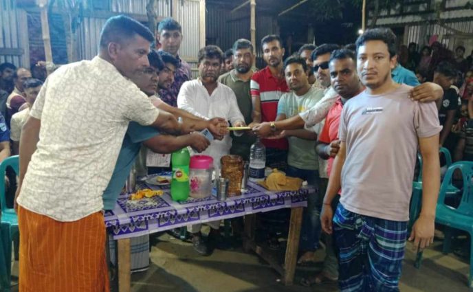 আজাদের নির্দেশে কালাপাহাড়িয়ায় বিএনপির পূজামণ্ডপ পরিদর্শন