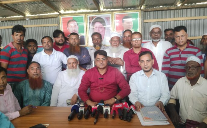 প্লট বঞ্চিত আদিবাসীদের প্লটের দাবিতে সংবাদ সম্মেলন