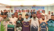 সোনারগাঁয়ে সেলিম-সাঈদ ক্রিকেট টুর্ণামেন্টের জার্সি উন্মোচন ও মতবিনিময় সভা অনুষ্ঠিত
