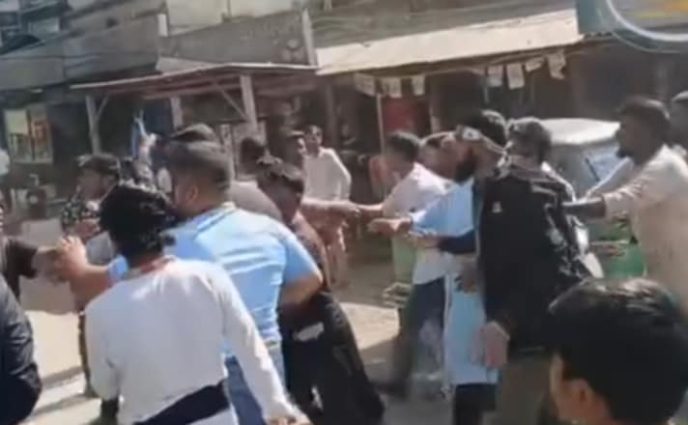 সোনারগাঁয়ে বিএনপির দুগ্রুপের সংঘর্ষ ধাওয়া পাল্টা ধাওয়া আহত ১৫
