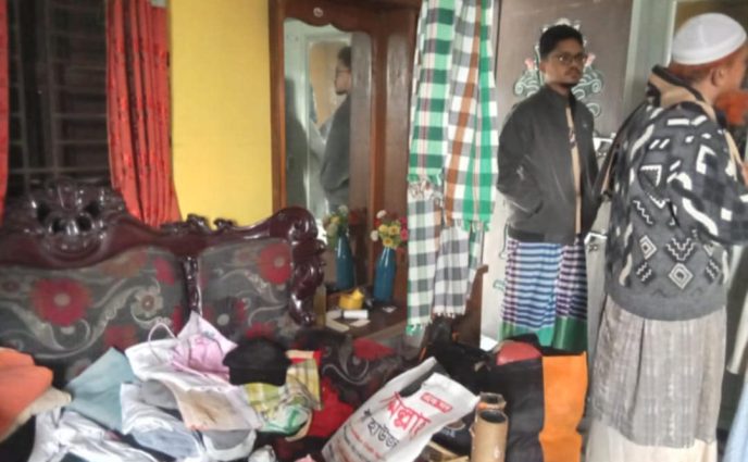 আড়াইহাজারে  একরাতে ২ বাড়ীতে ডাকাতি