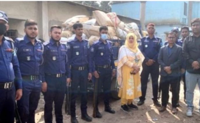 সোনারগাঁ ও রুপগঞ্জে নিষিদ্ধ পলিথিন বিক্রয় ও প্রদর্শন বন্ধে  পরিবেশ অধিদপ্তরের অভিযান