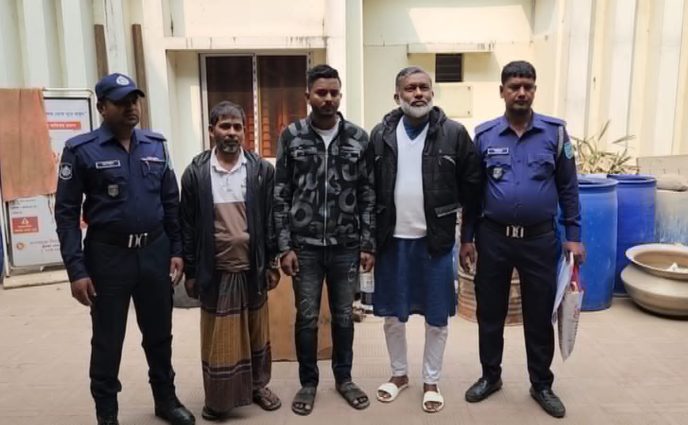 রূপগঞ্জে সেচ্ছাসেবকলীগ নেতাসহ গ্রেপ্তার-৩