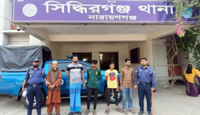 না.গঞ্জে ‘অপারেশন ডেভিল হান্ট’ অভিযান: আ.লীগ নেতাসহ ৫৩ জন গ্রেপ্তার