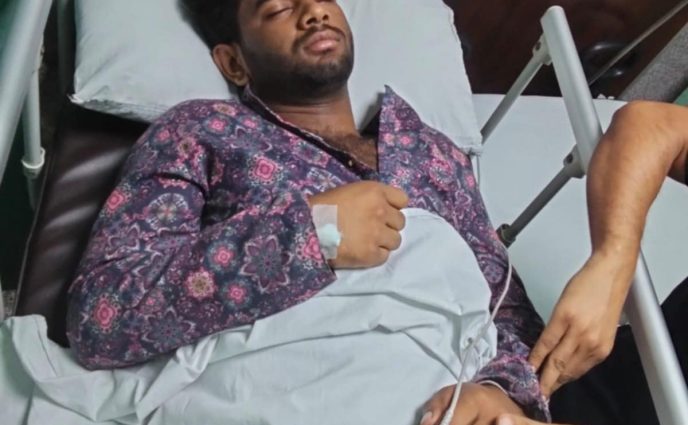 আড়াইহাজারে তুচ্ছ ঘটনাকে কেন্দ্র করে মসজিদের মুসল্লির উপর হামলা, মূমুর্ষু অবস্থায় ঢাকায় প্রেরণ