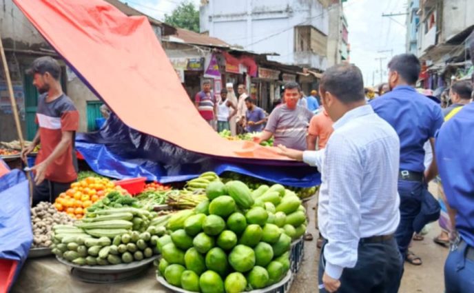আড়াইহাজারে ভ্রাম্যমাণ আদালতের উচ্ছেদ অভিযান পরিচালনা